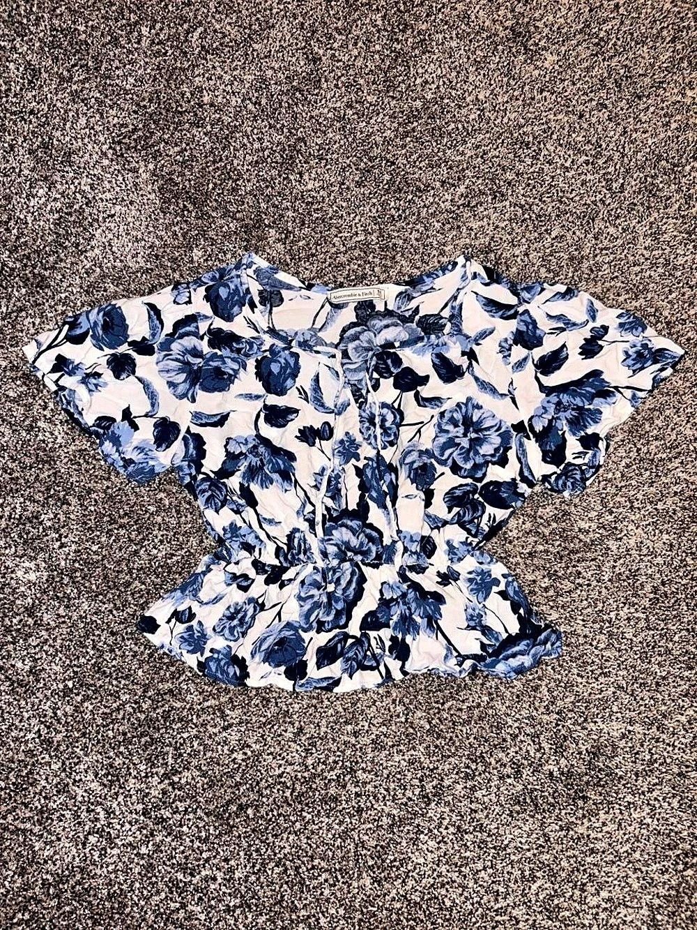 Y2K Abercrombie & Fitch blue floral blouse